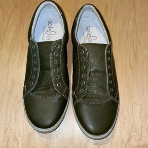 NWOT SOLE TERRA TENNIS SHOES IN OLIVE GREEN WOMEN’S LEATHER FROM PORTUGAL